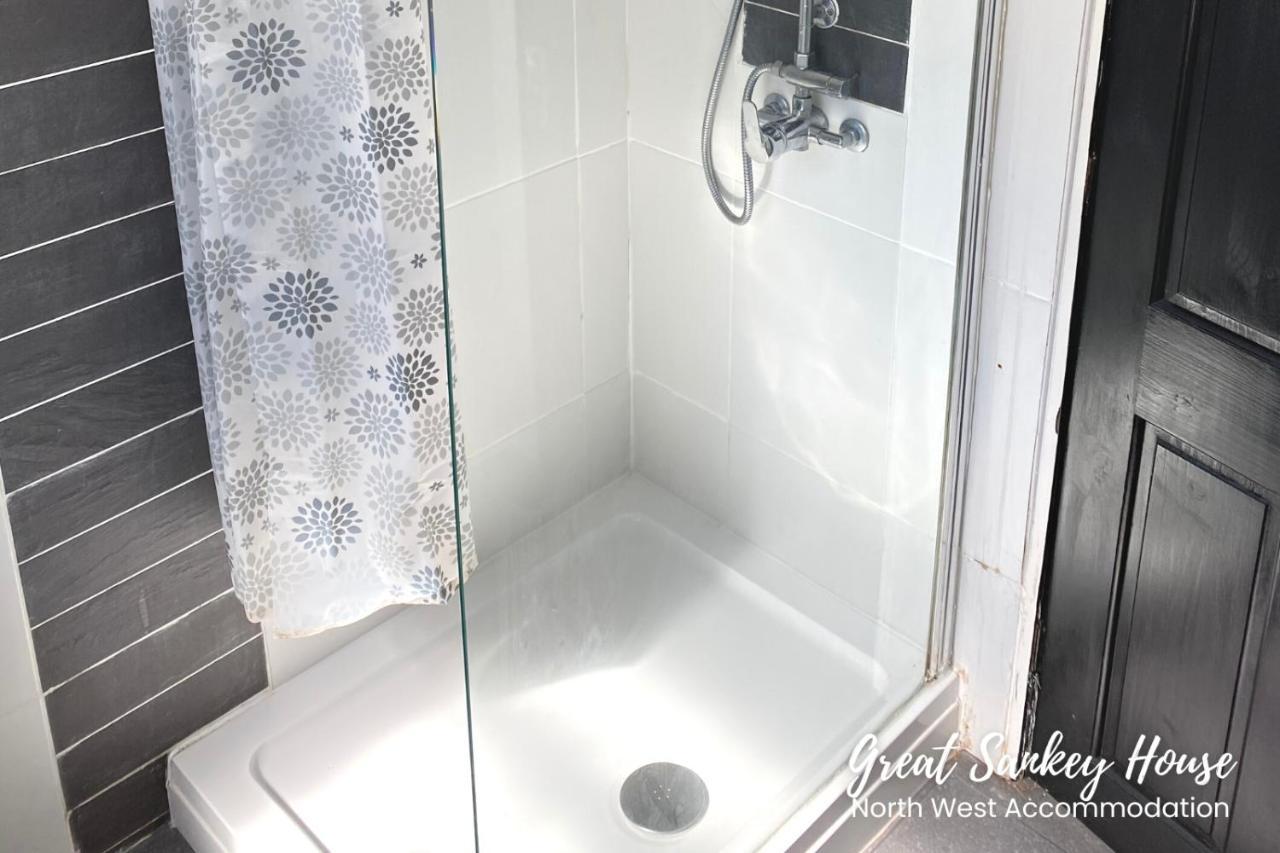 Great Sankey Serviced Accommodation Warrington Exterior foto
